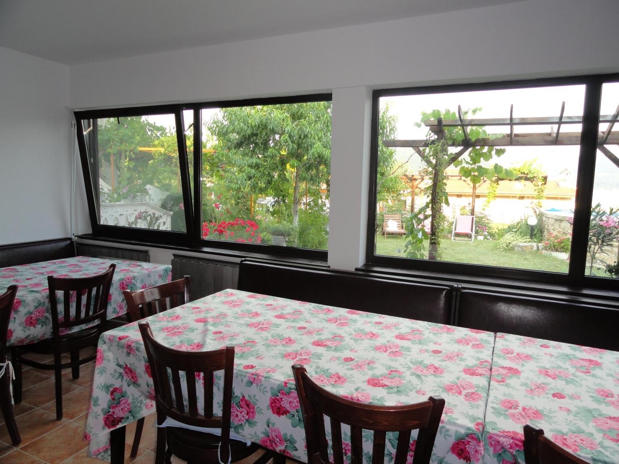 Family Hotel Belvedere Dŭlgopol Dış mekan fotoğraf