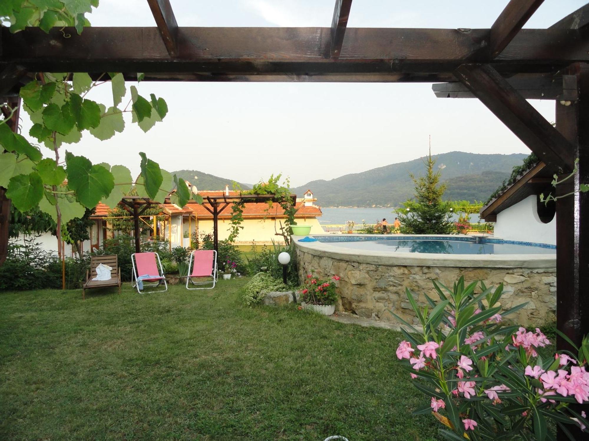 Family Hotel Belvedere Dŭlgopol Dış mekan fotoğraf